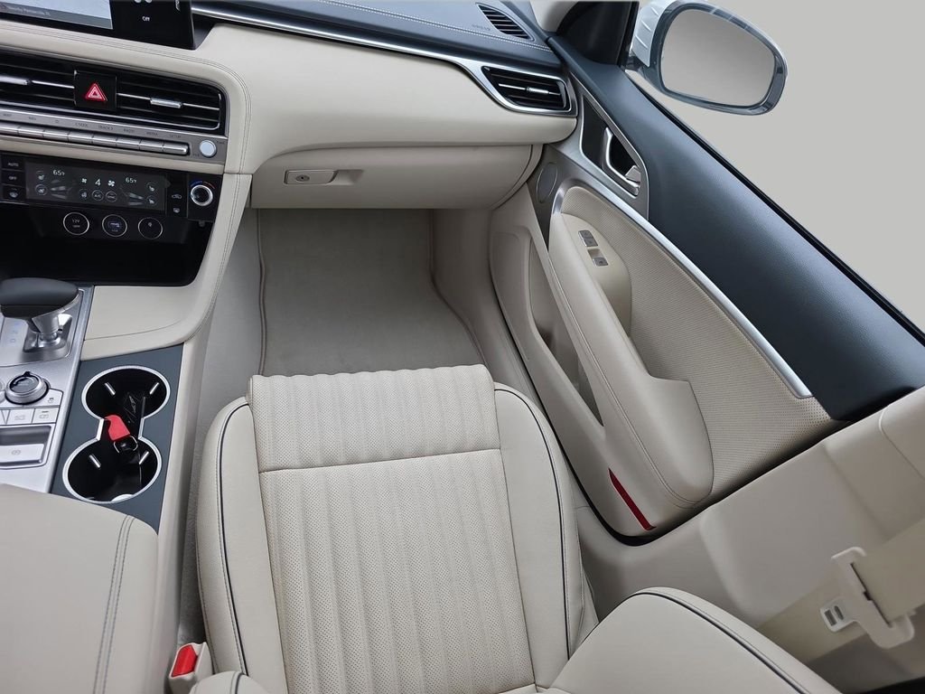 New 2026 White Genesis 2.5T PRESTIGE image 14