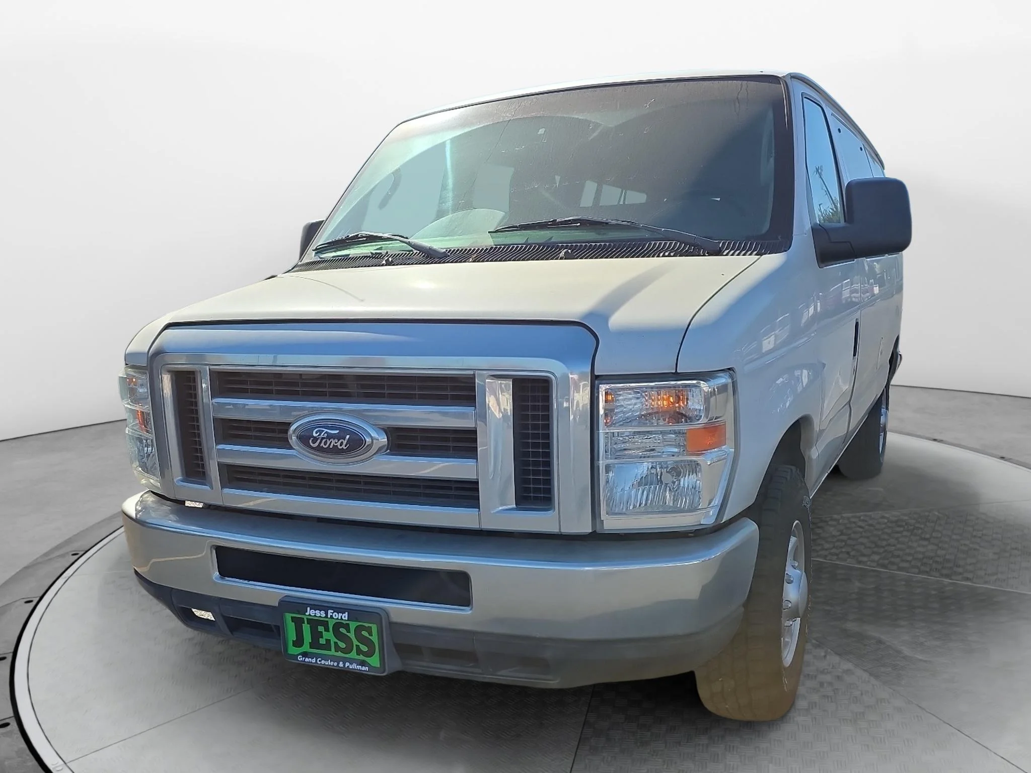 2014 Ford E-Series Econoline Wagon XLT