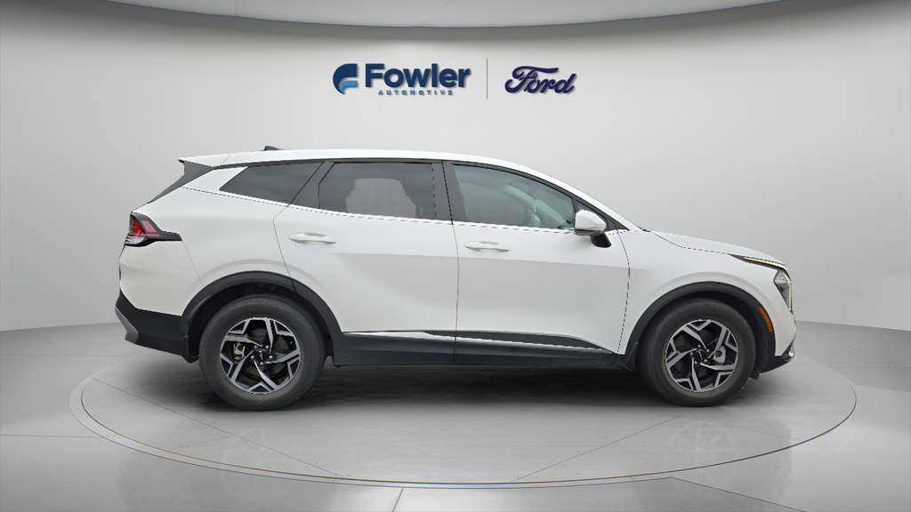 Used 2023 White Kia LX image 16