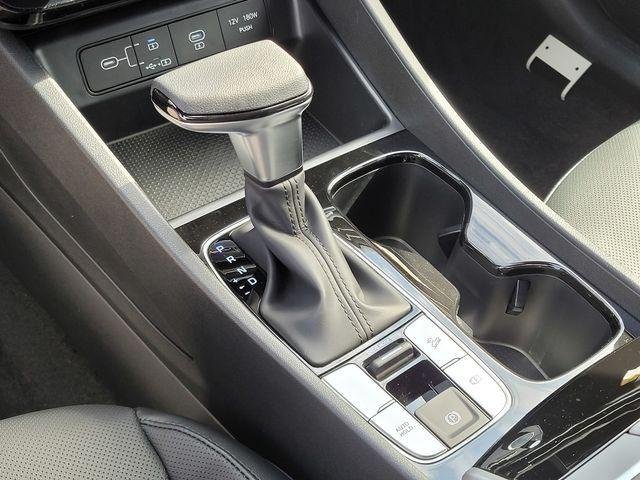 New 2026 White Hyundai SEL FWD image 19