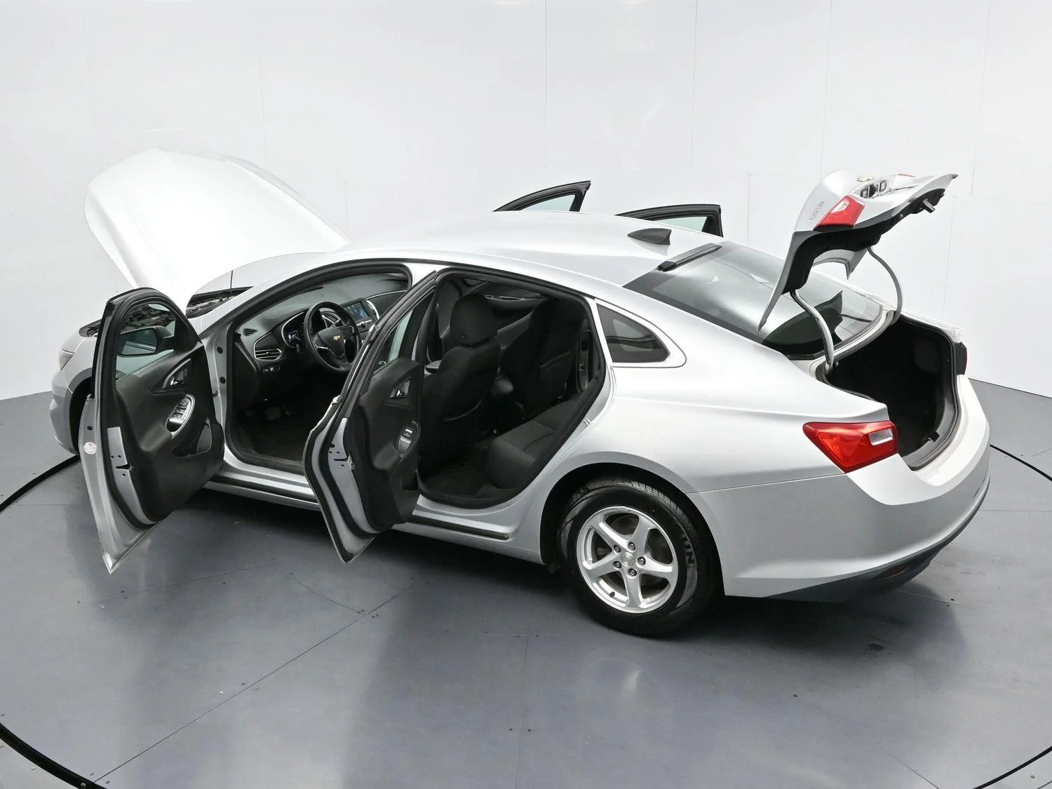 Used 2018 SILVER ICE METALLIC Chevrolet LS image 37