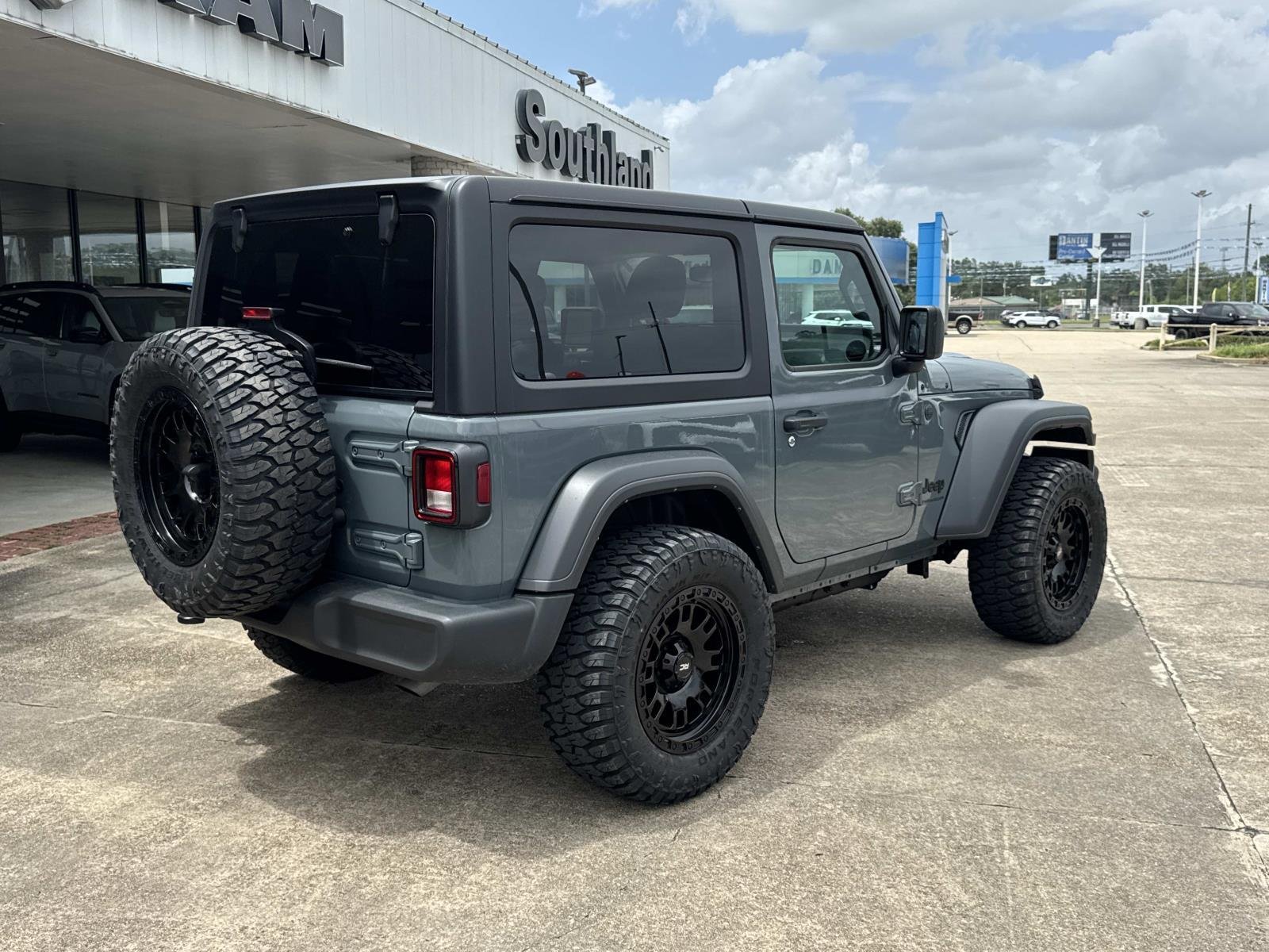 Used 2025 ANVIL CLEARCOAT Jeep Sport image 7