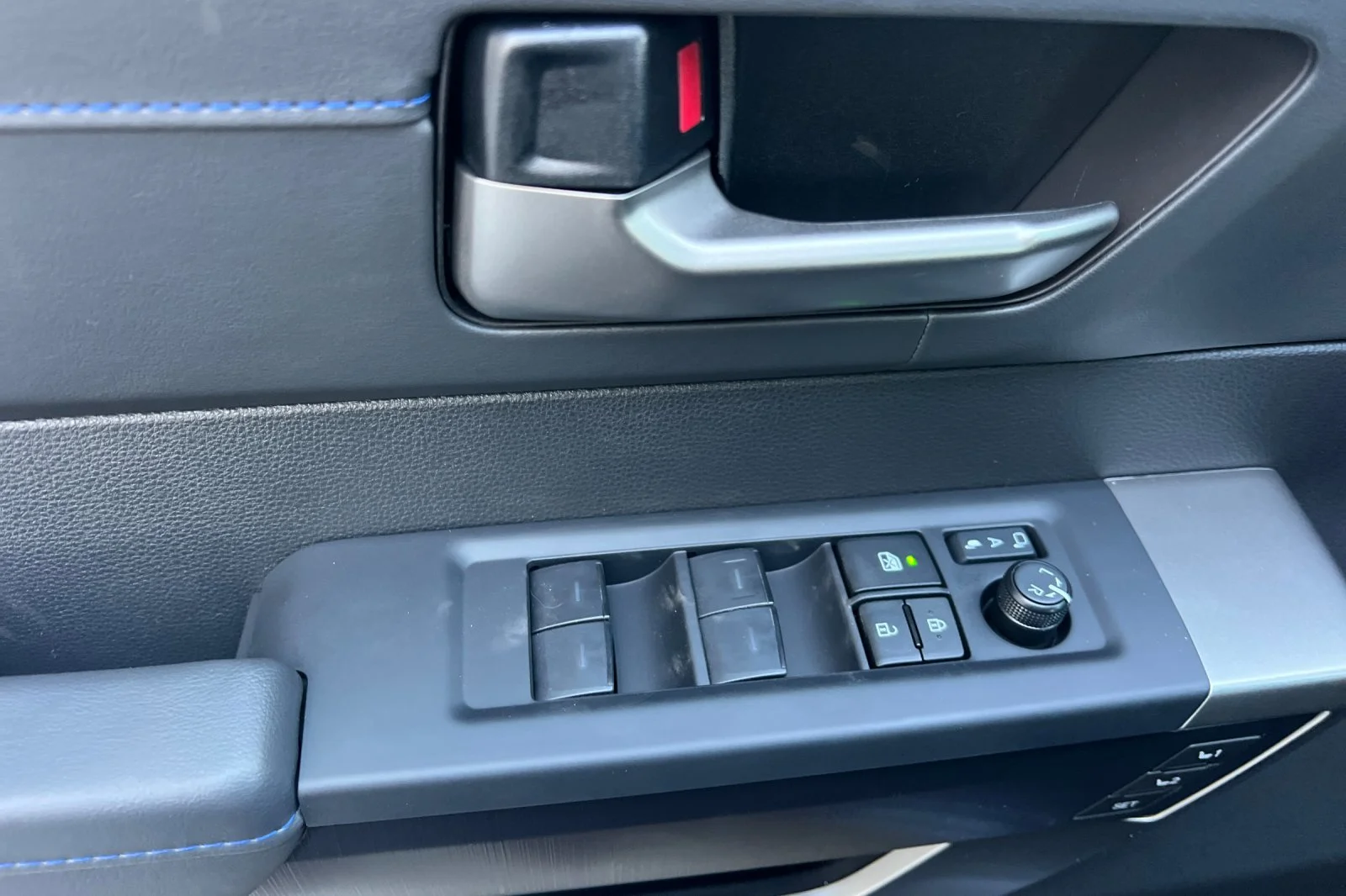 2026 Toyota Tundra Platinum - Photo 8