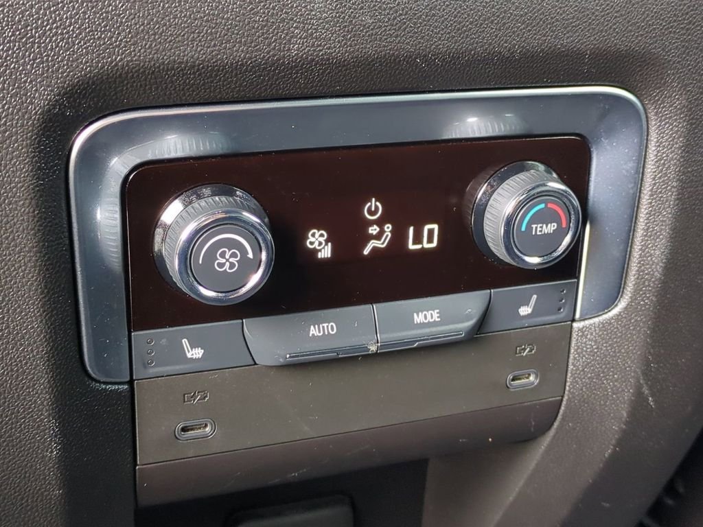 2025 Chevrolet Tahoe Premier - Photo 18