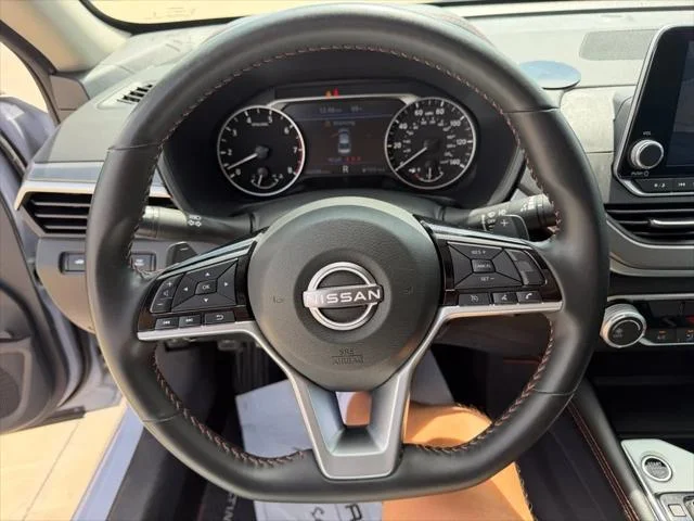 Used 2025 Gray Nissan SR image 18