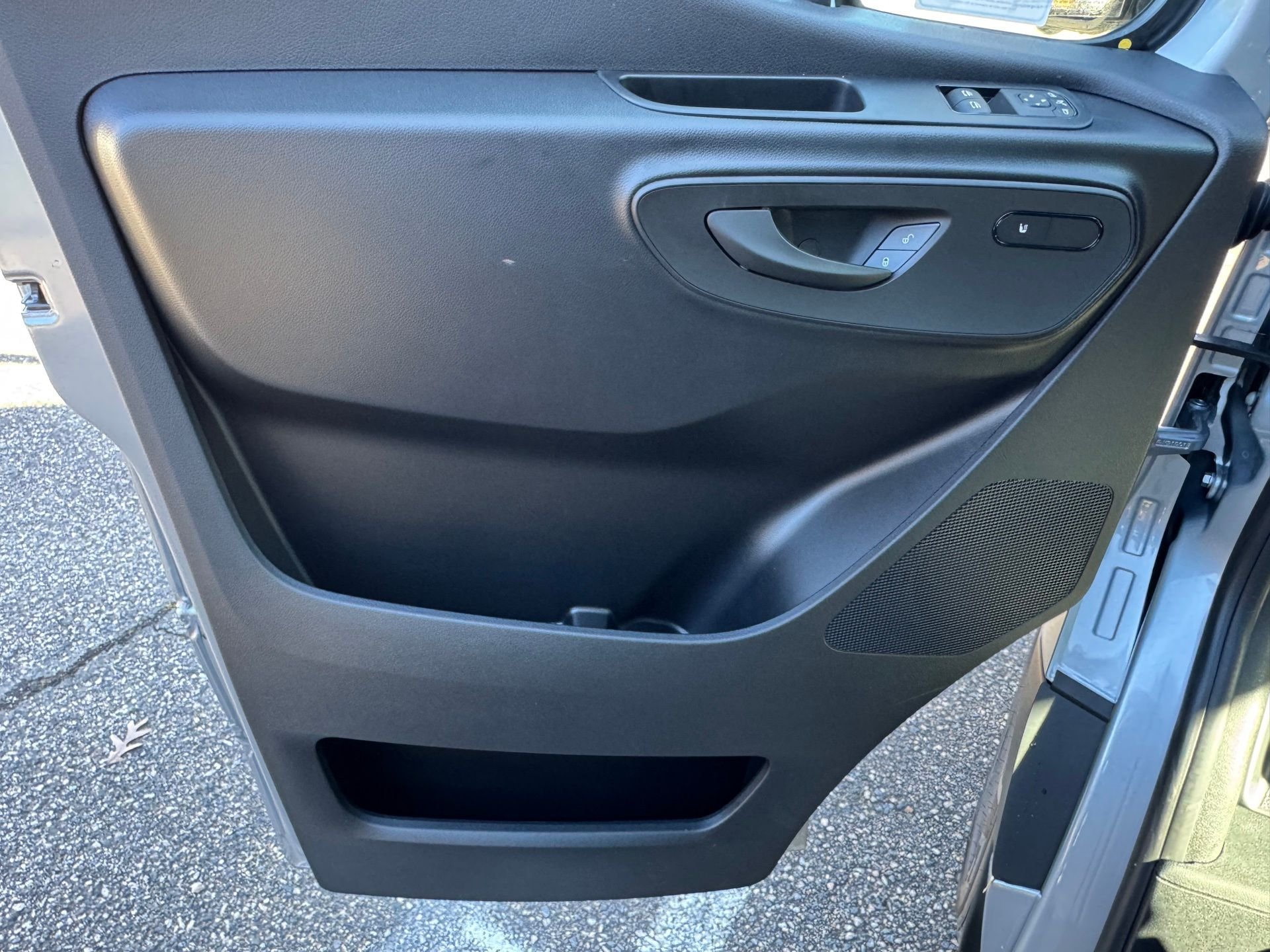New 2026 High-tech silver metallic Mercedes-Benz Cargo 144 WB image 4