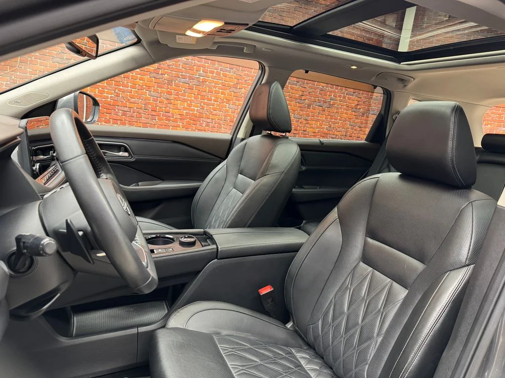 Certified Used 2022 Gun Metallic Nissan Platinum image 24