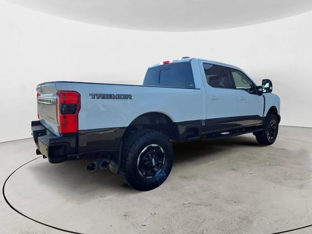 Used 2025 Oxford White Ford King Ranch image 5