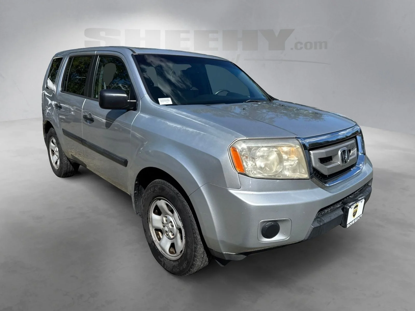 Used 2010 Silver Honda LX image 2