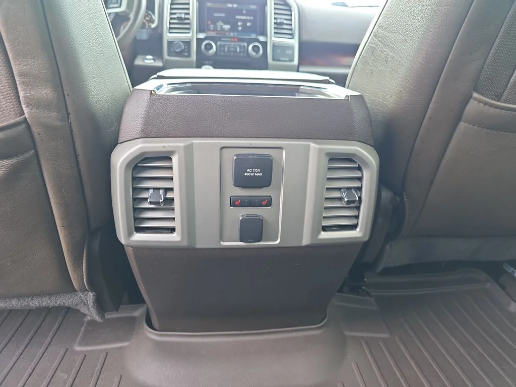 Used 2015  Ford King Ranch image 36