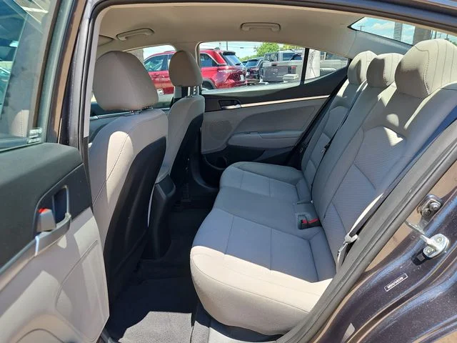 Used 2020 Gray Hyundai SE image 11