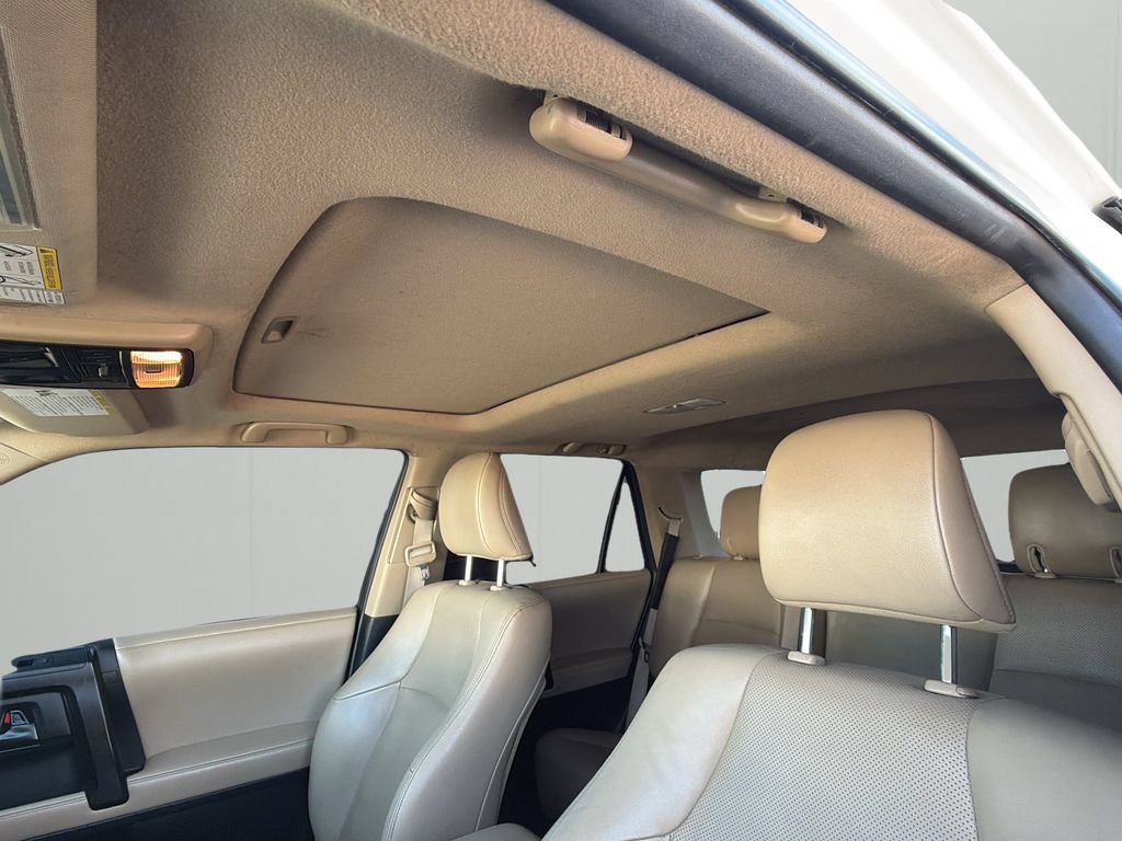 Used 2014  Toyota Limited image 15