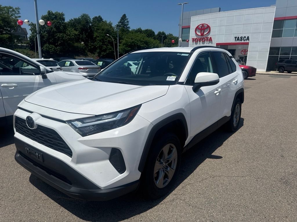 Certified Used 2025 White Toyota XLE image 4