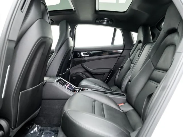 Used 2019  Porsche 4 image 26