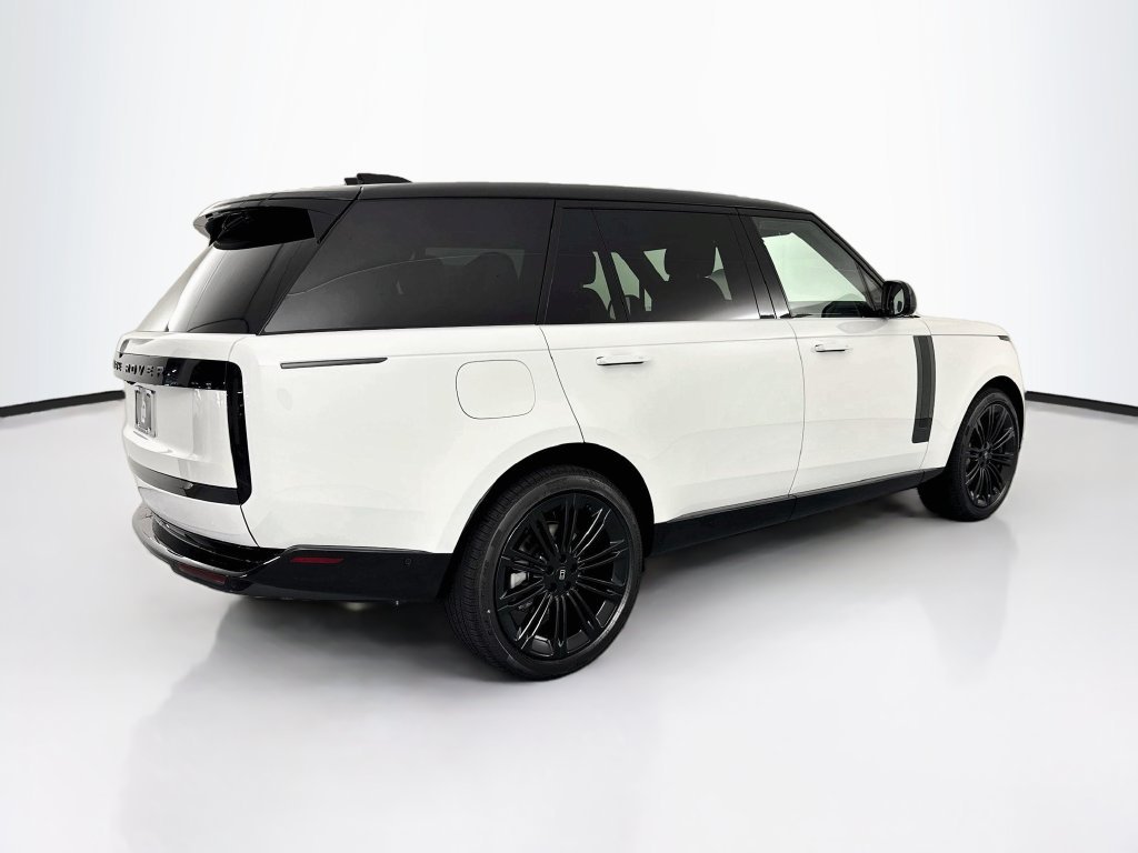 New 2027 Fuji White Land Rover SE image 5