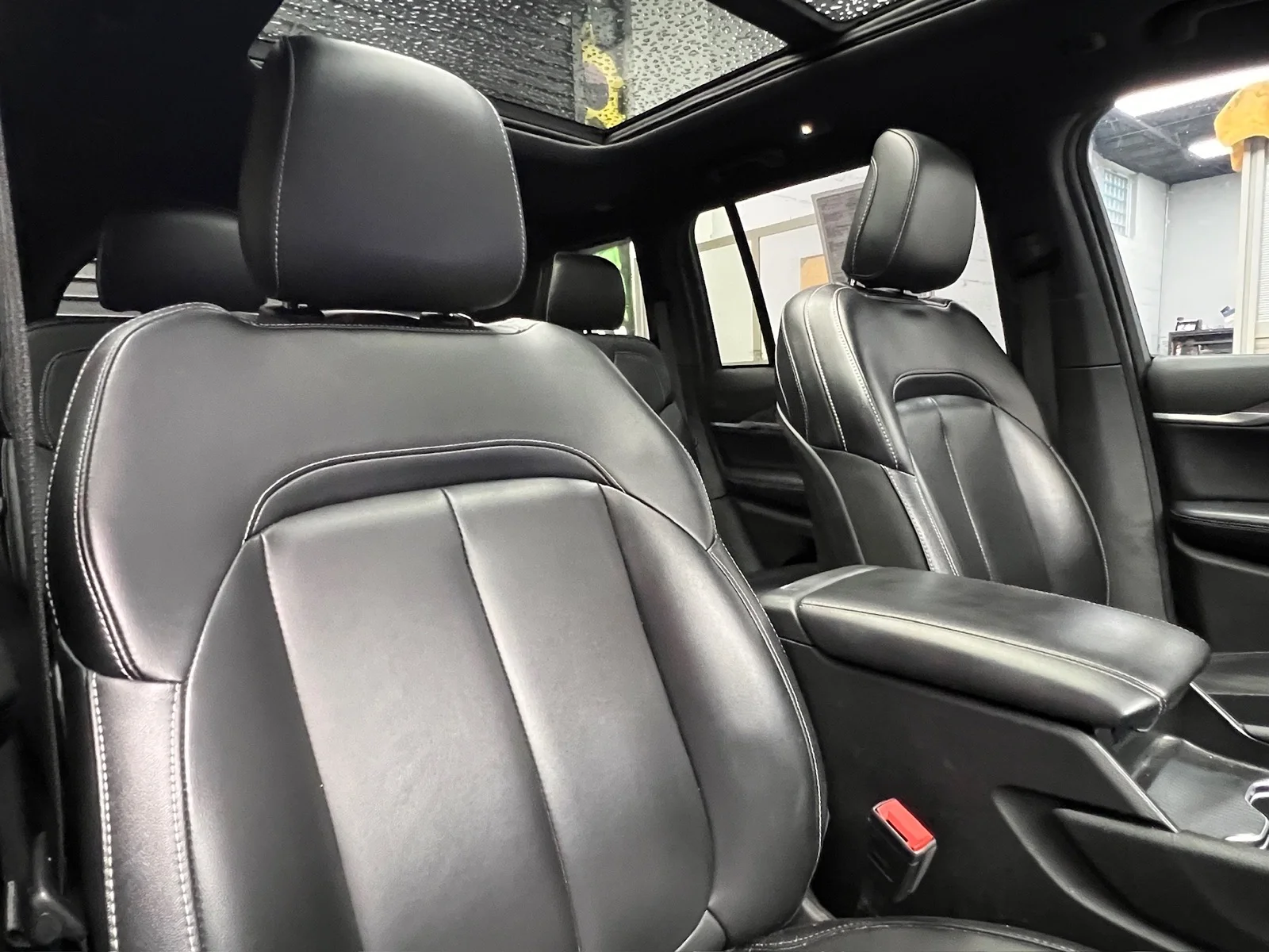 Used 2024 Bright White Clear Coat (pw7) Jeep 4xe image 22