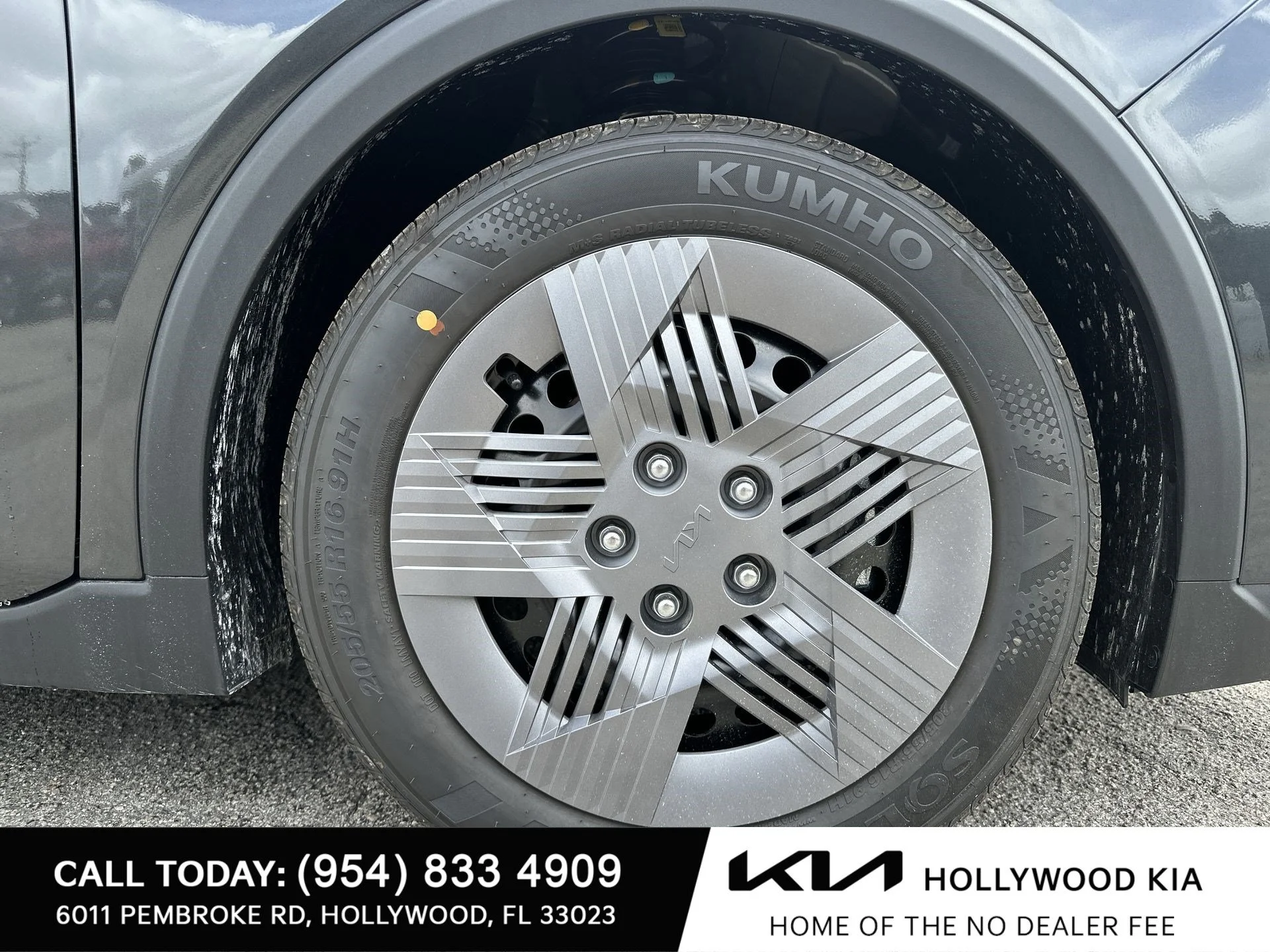 New 2026 Interstellar Gray Kia LX image 11