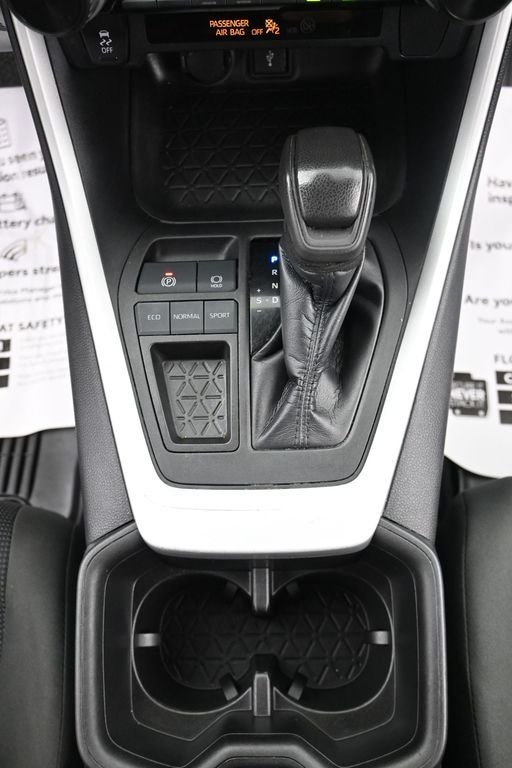 Used 2022 Silver Toyota LE image 23