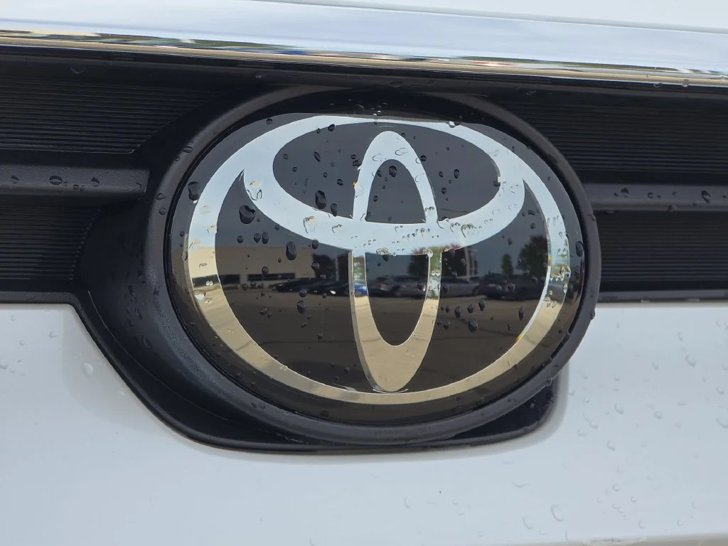 Used 2024  Toyota XLE image 35