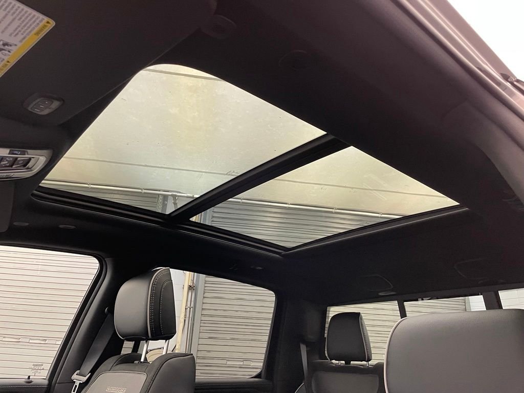New 2026 Granite Crystal Metallic Clear-Coat Exterior Paint RAM Laramie image 22