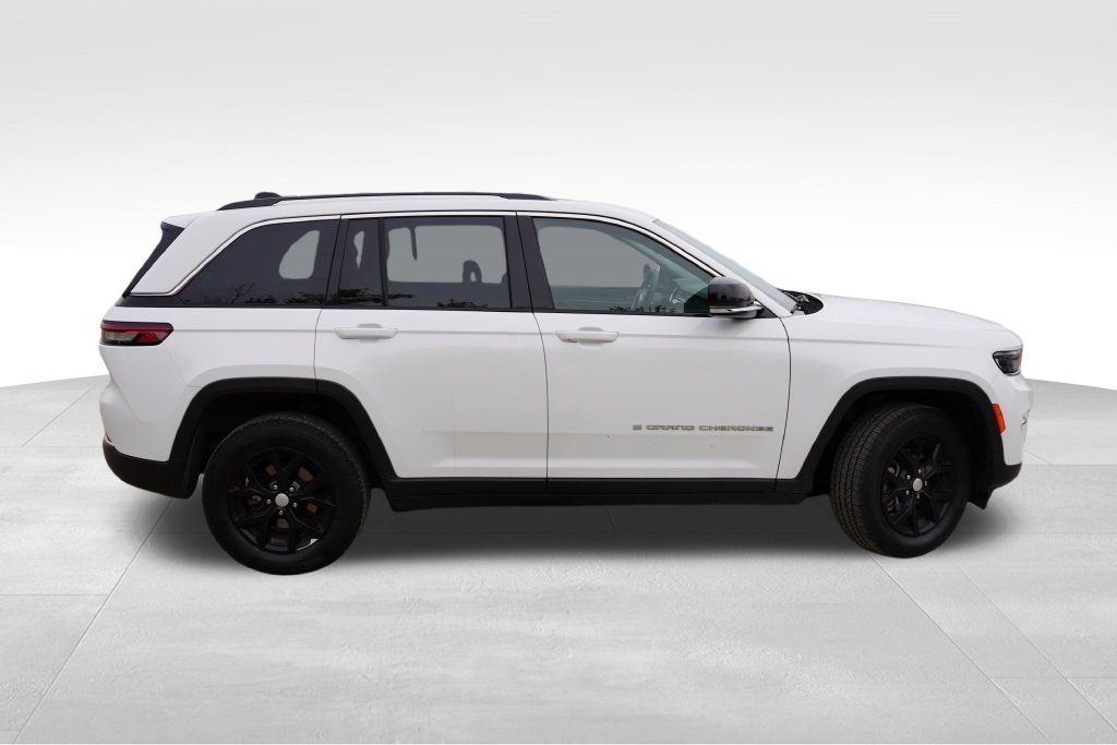 Used 2023 White Jeep Limited image 2