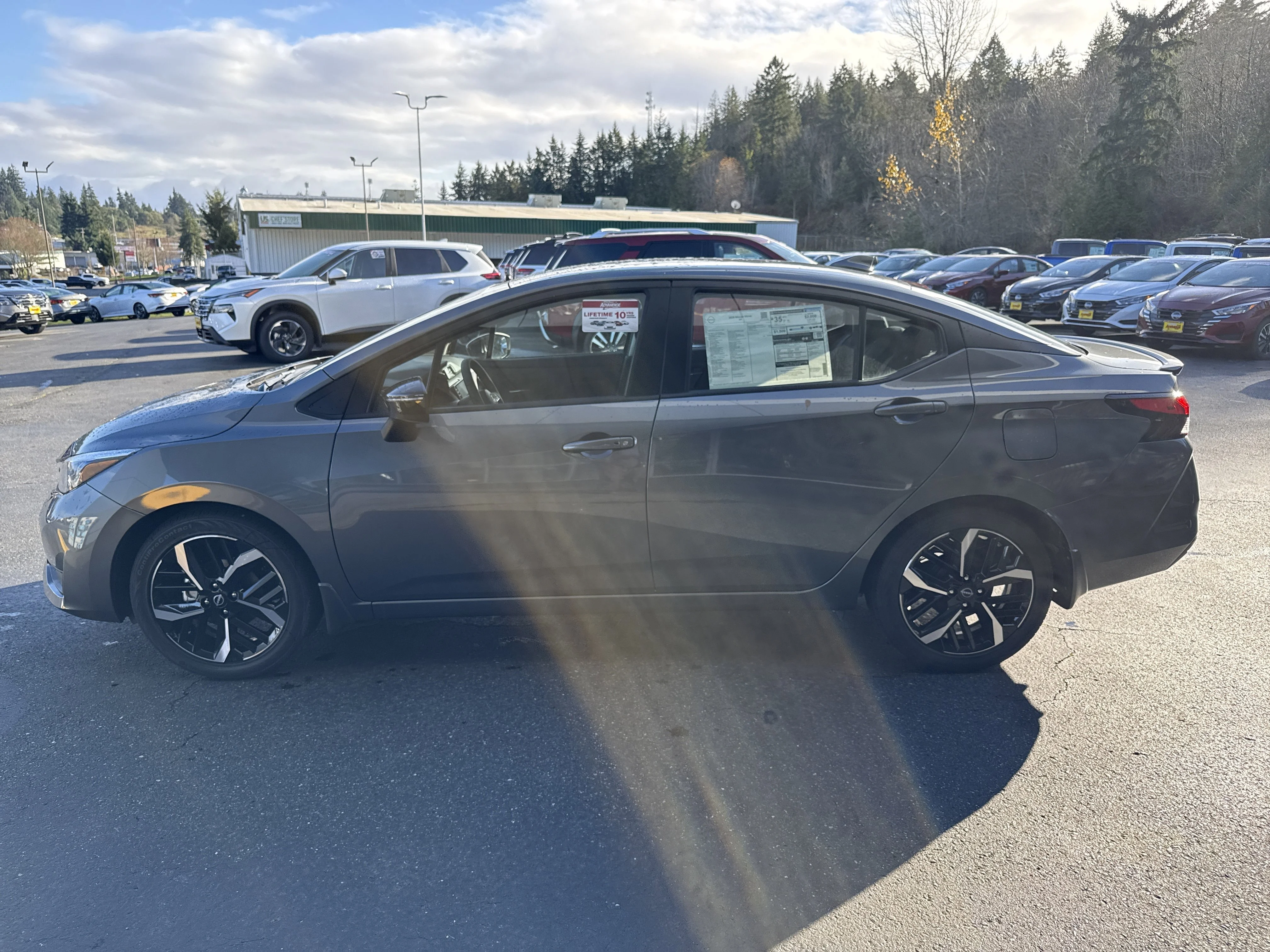 2025 Nissan Versa Sedan SR - Photo 2