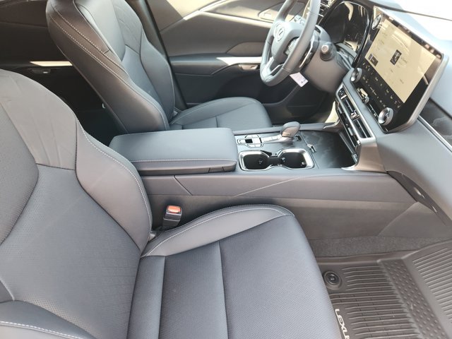 New 2026 Eminent White Pearl Lexus PREMIUM PLUS image 18
