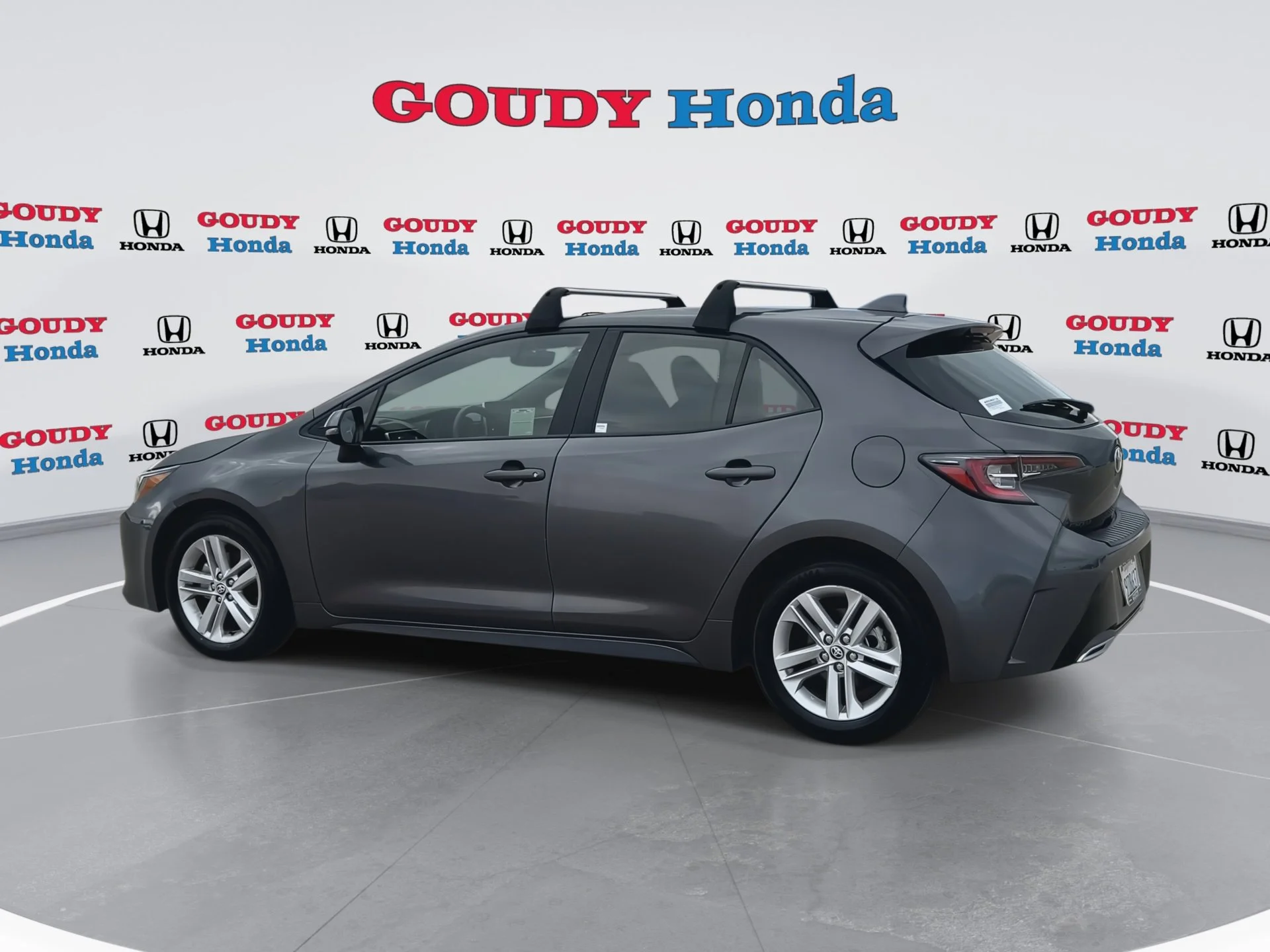 Used 2022 Magnetic Gray Metallic Toyota SE image 6