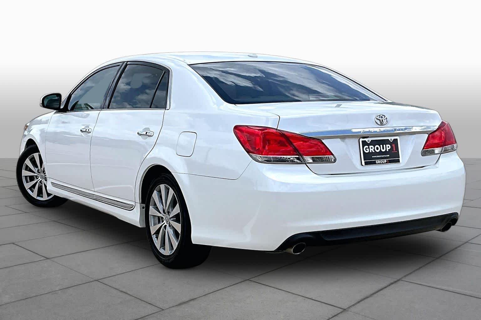 Used 2012 Blizzard Pearl Toyota Limited image 12