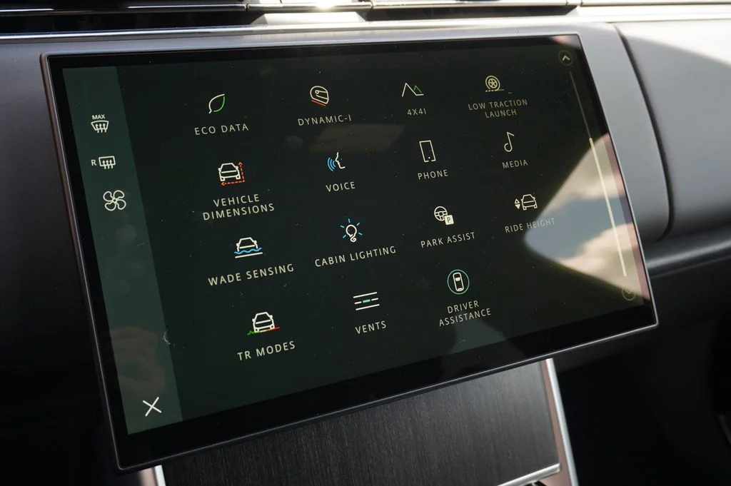 New 2026 Flux Silver Satin Land Rover SE image 20