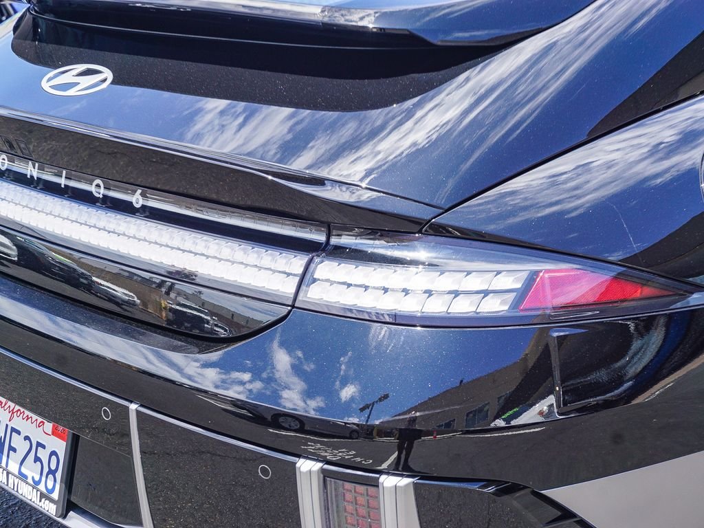 Used 2023 Black Hyundai SEL image 8