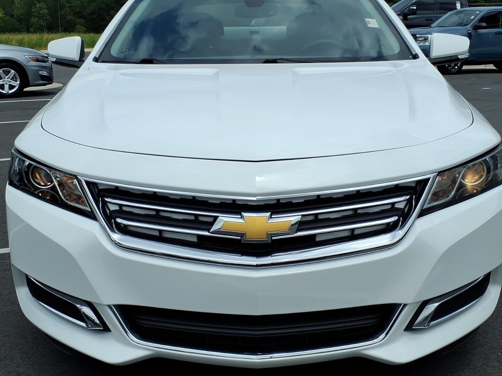 Used 2016 Summit White Chevrolet LT image 12