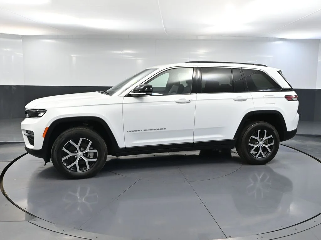 Certified Used 2024 White/off-white Jeep Limited image 10