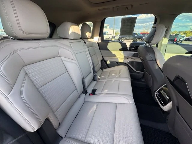 Used 2025 Gray Lincoln Reserve image 28