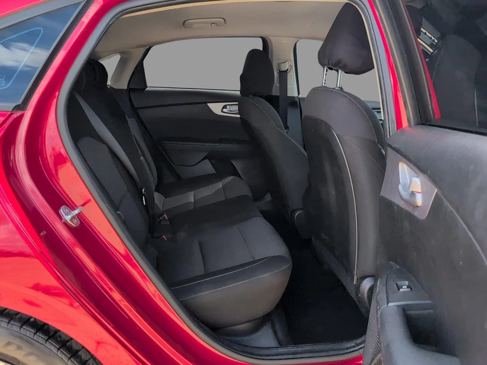 Used 2023 Currant Red Kia LXS image 23