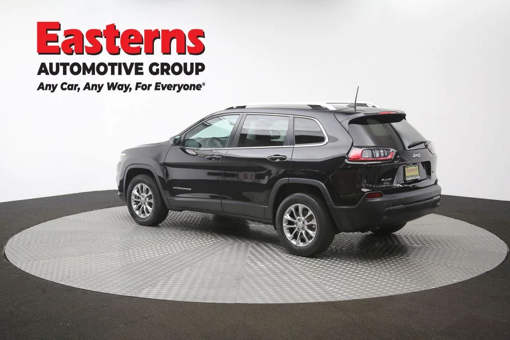 Used 2021 Black Jeep Latitude Plus image 63