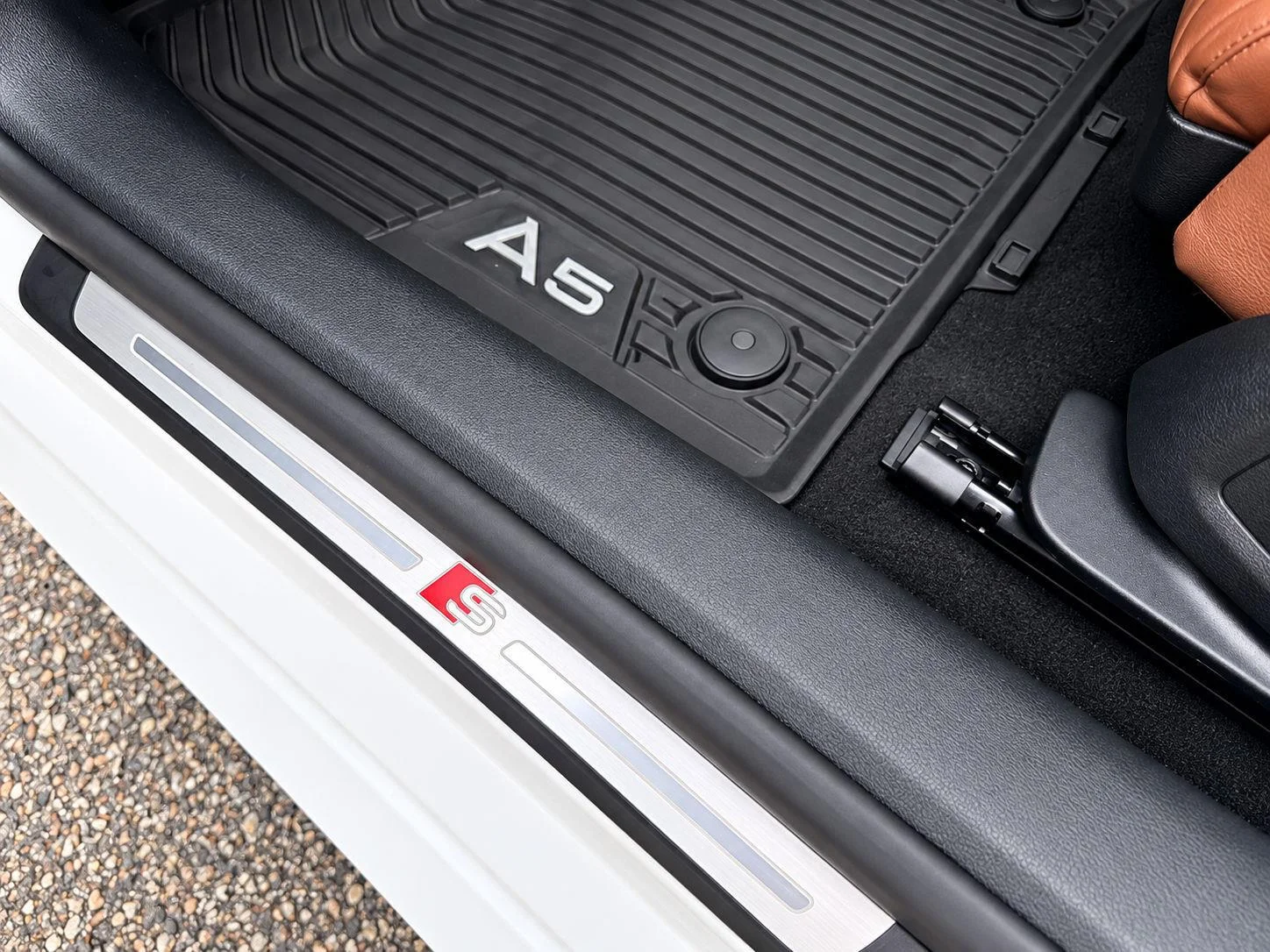 Used 2024 Arkona White Audi S line Premium image 7