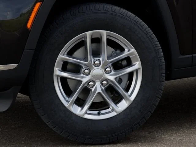 New 2026 Diamond Black Crystal Pearl-Coat Exterior Paint Jeep Laredo image 80