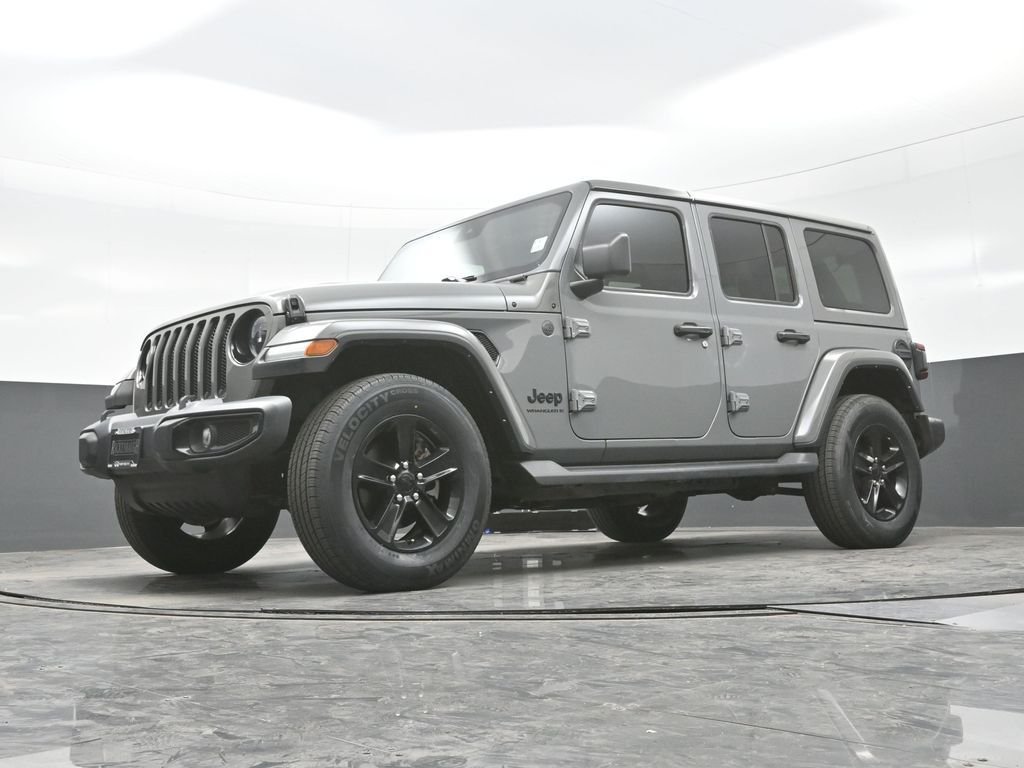 Used 2023 Gray Jeep Altitude image 28