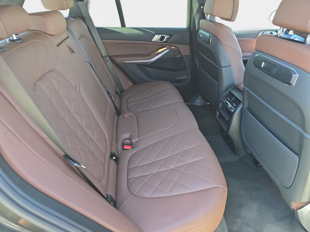 Used 2024 Green BMW xDrive50e image 13