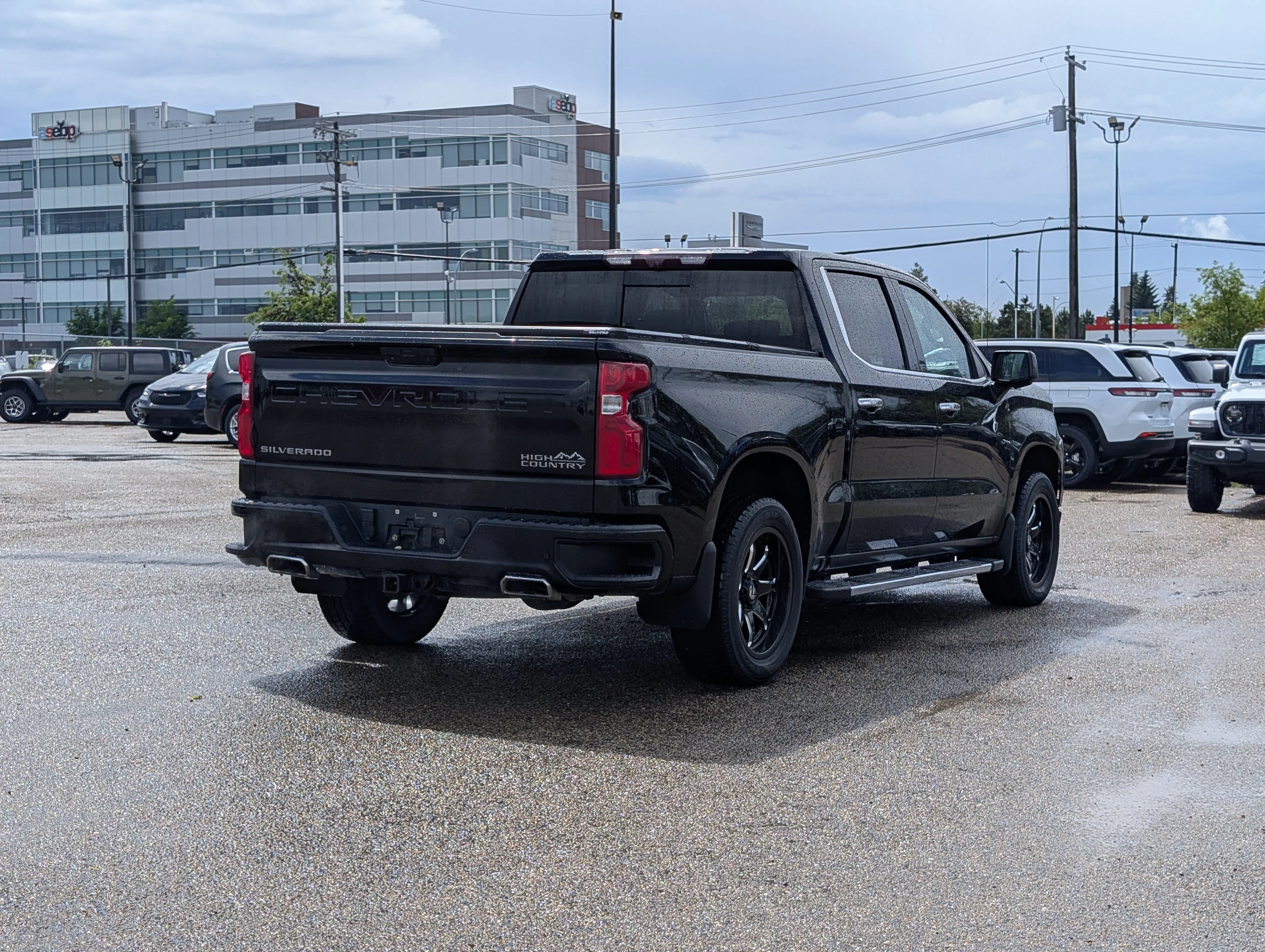 Used 2020 Black Chevrolet High Country image 7