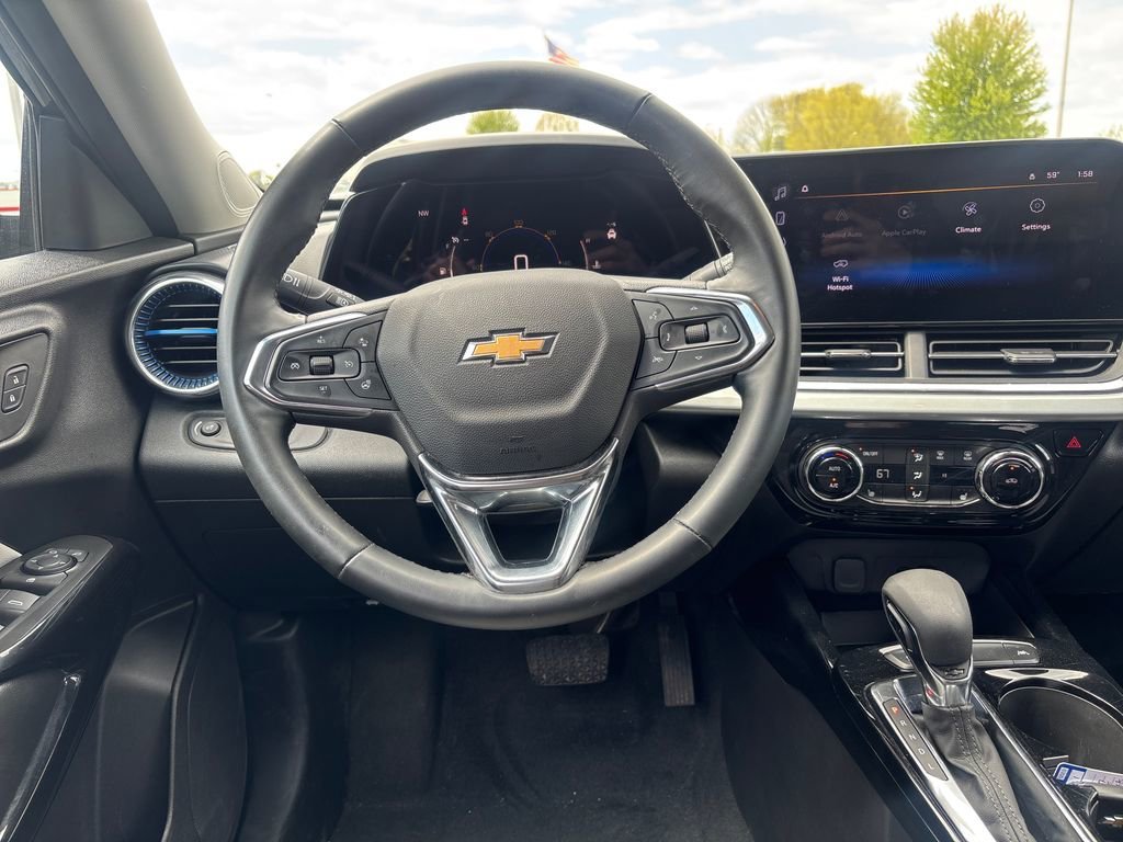 2025 Chevrolet Trax LT - Photo 15
