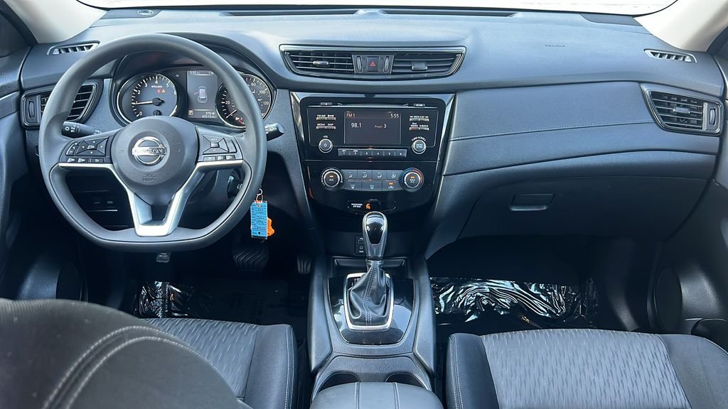 Used 2017 Silver Nissan S image 9