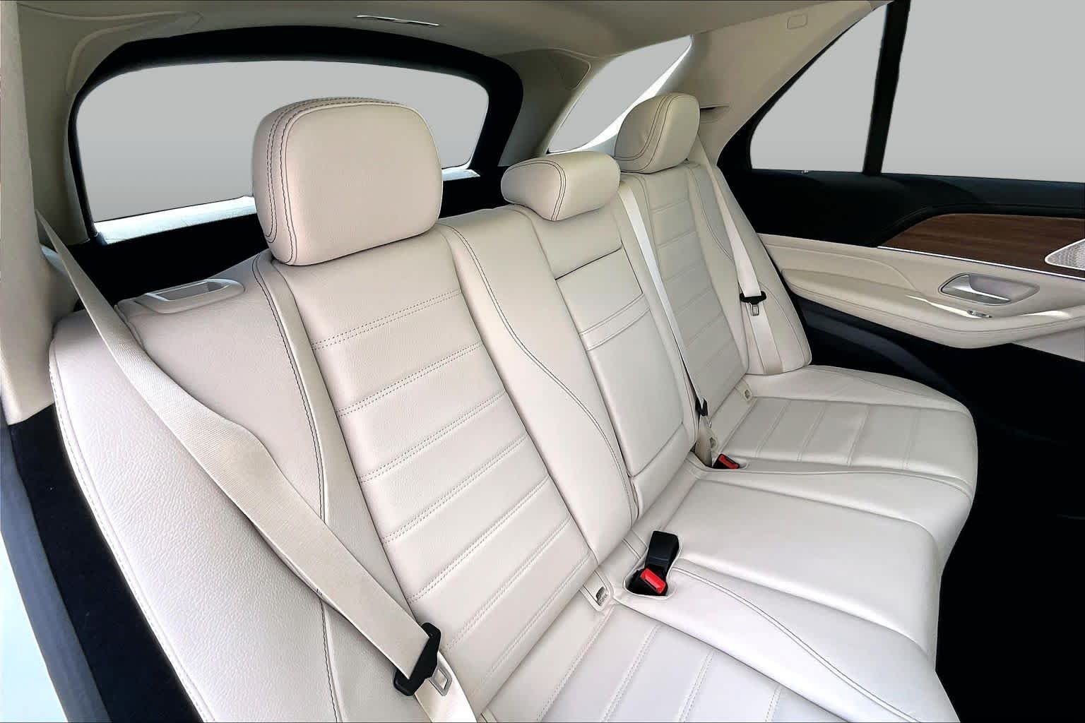 Used 2025 Polar White Mercedes-Benz GLE 450e image 20
