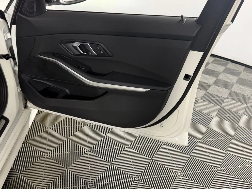 Used 2025 White BMW 330i xDrive image 34