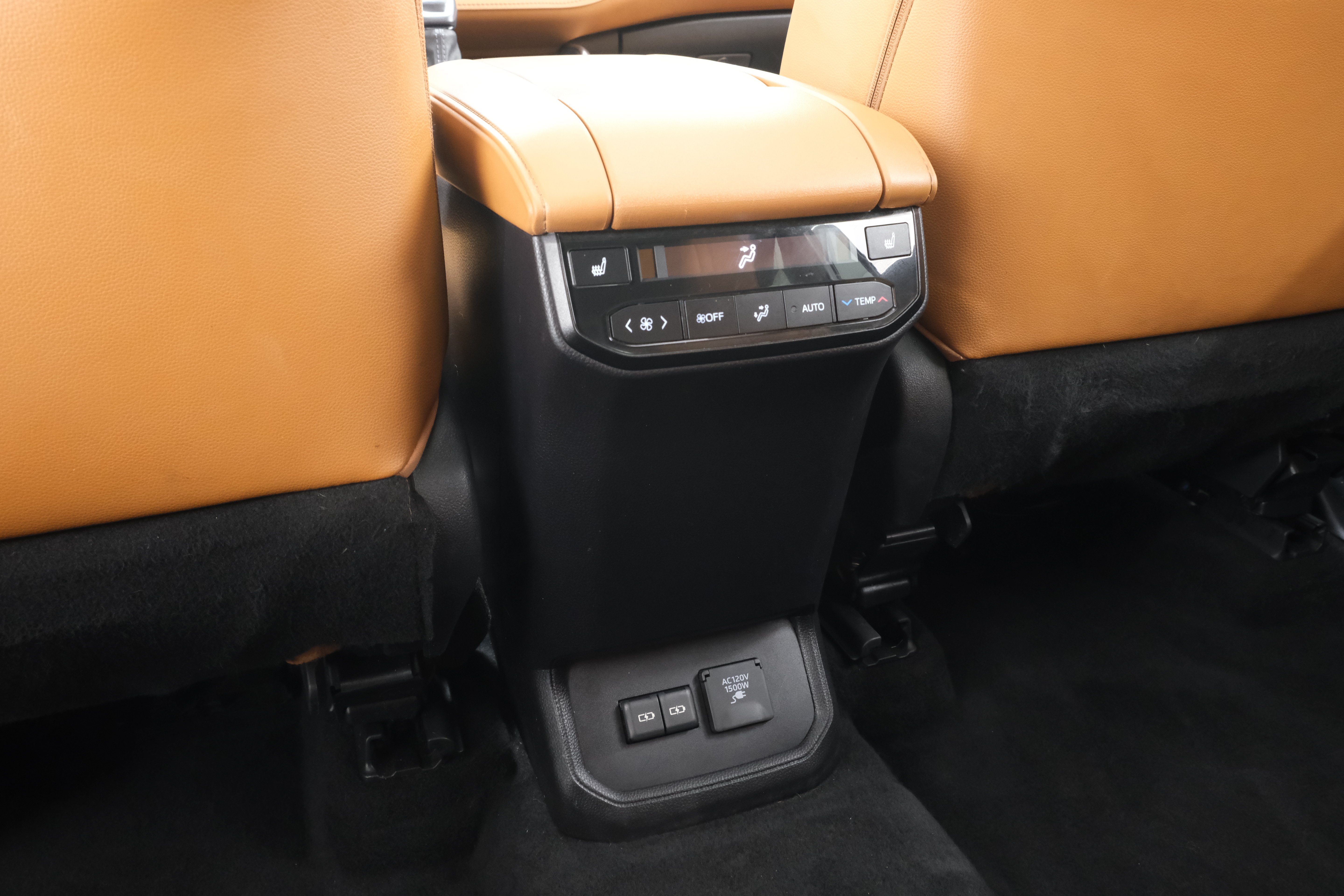 Used 2023 Wind Chill Pearl Toyota Platinum image 37