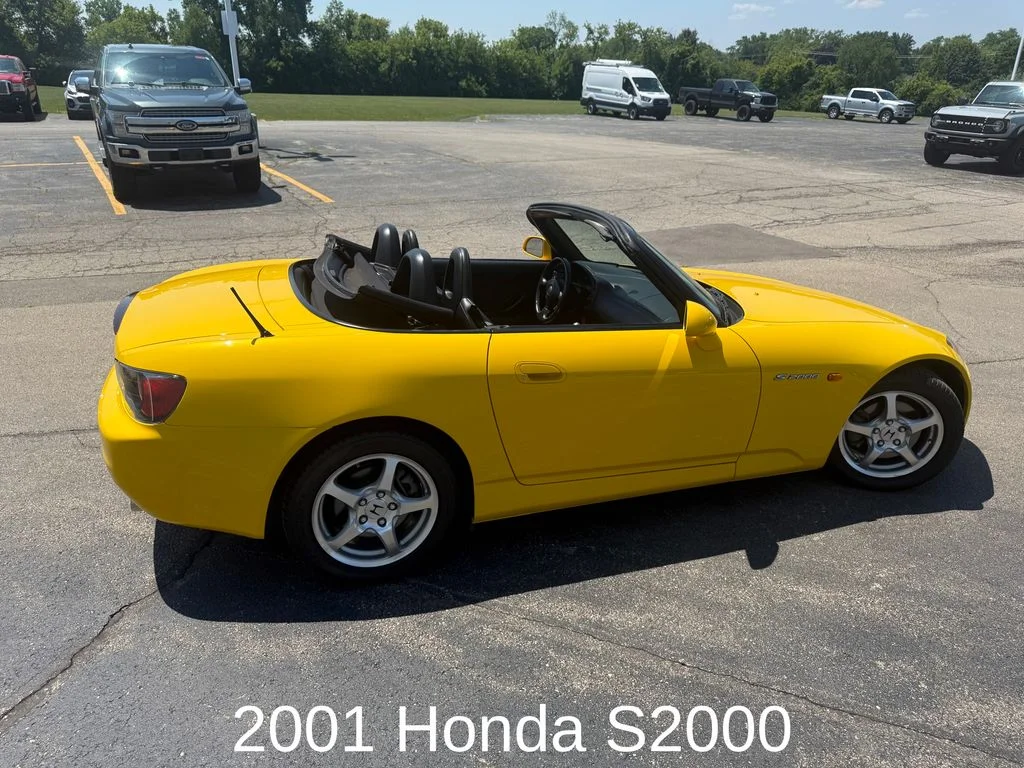 Used 2001 Spa Yellow Pearl Honda Convertible image 2