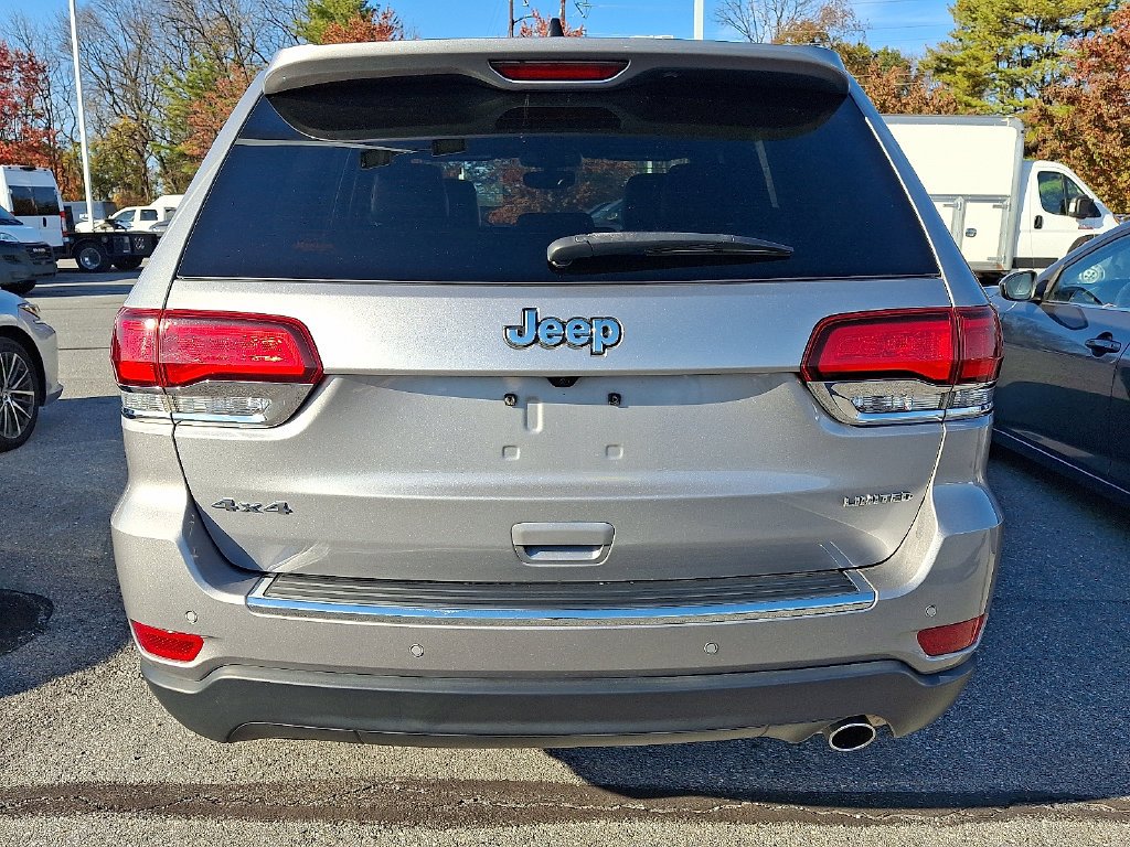Used 2021 Silver Jeep Limited image 5
