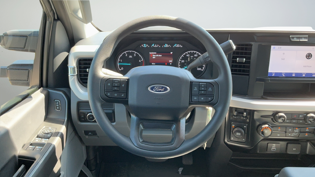 New 2026 Oxford White Ford XLT image 9