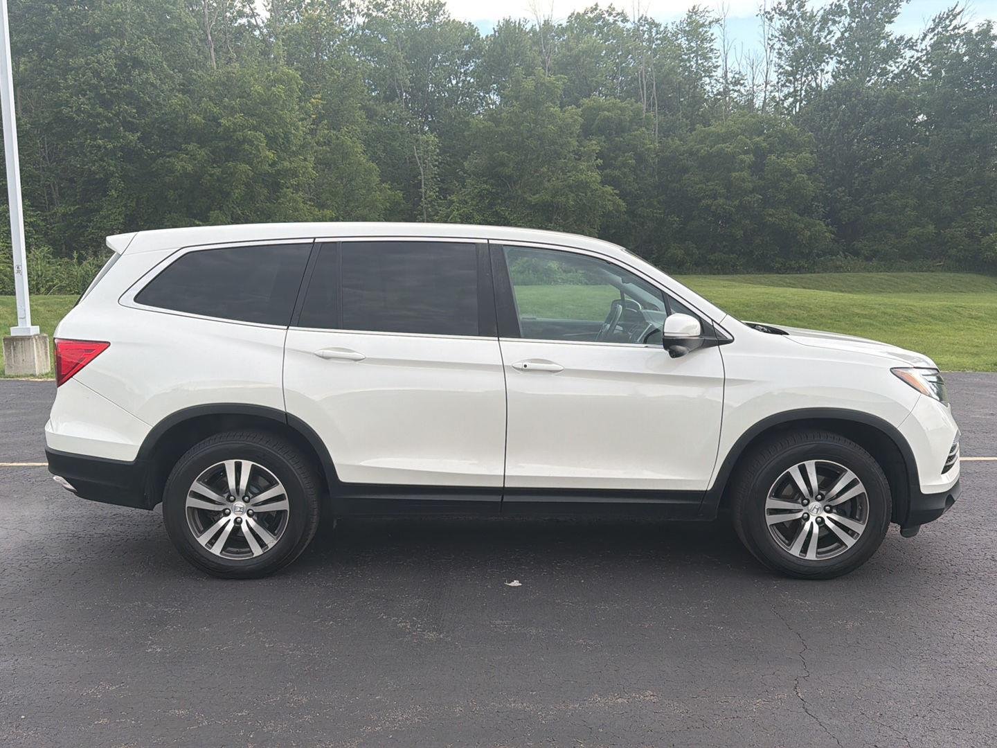Used 2018 White Diamond Pearl Honda EX-L image 6